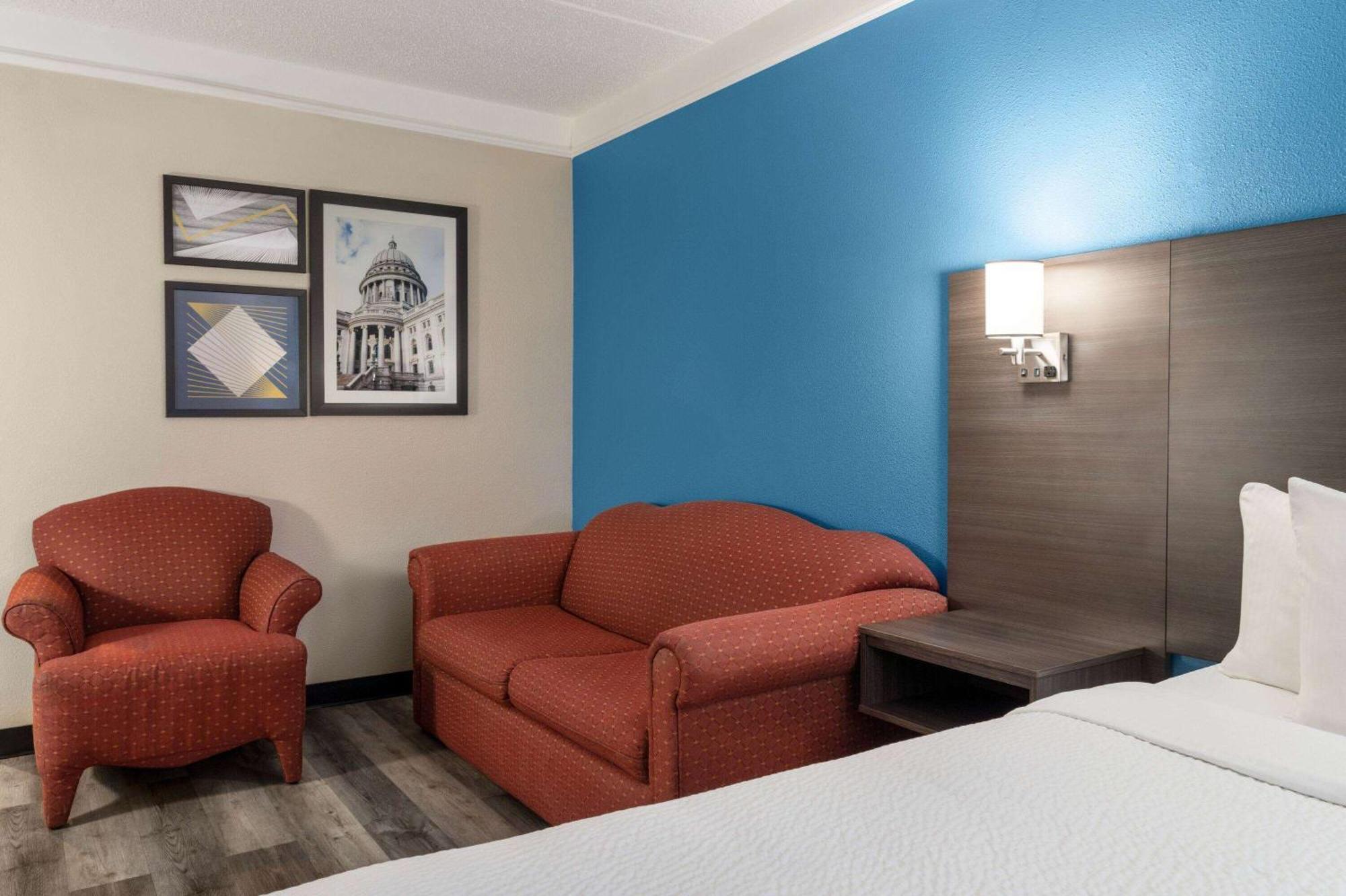 La Quinta By Wyndham Madison American Center Exterior photo